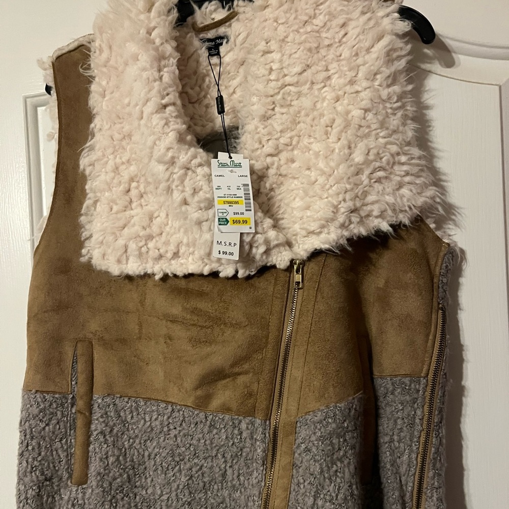 Athena Mane Sheppra lined half zip vest with pockets.